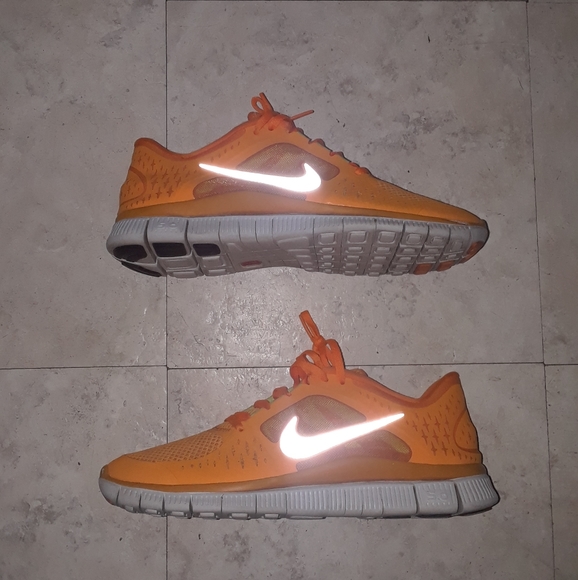 Nike Shoes - Wmns Nike Free Run